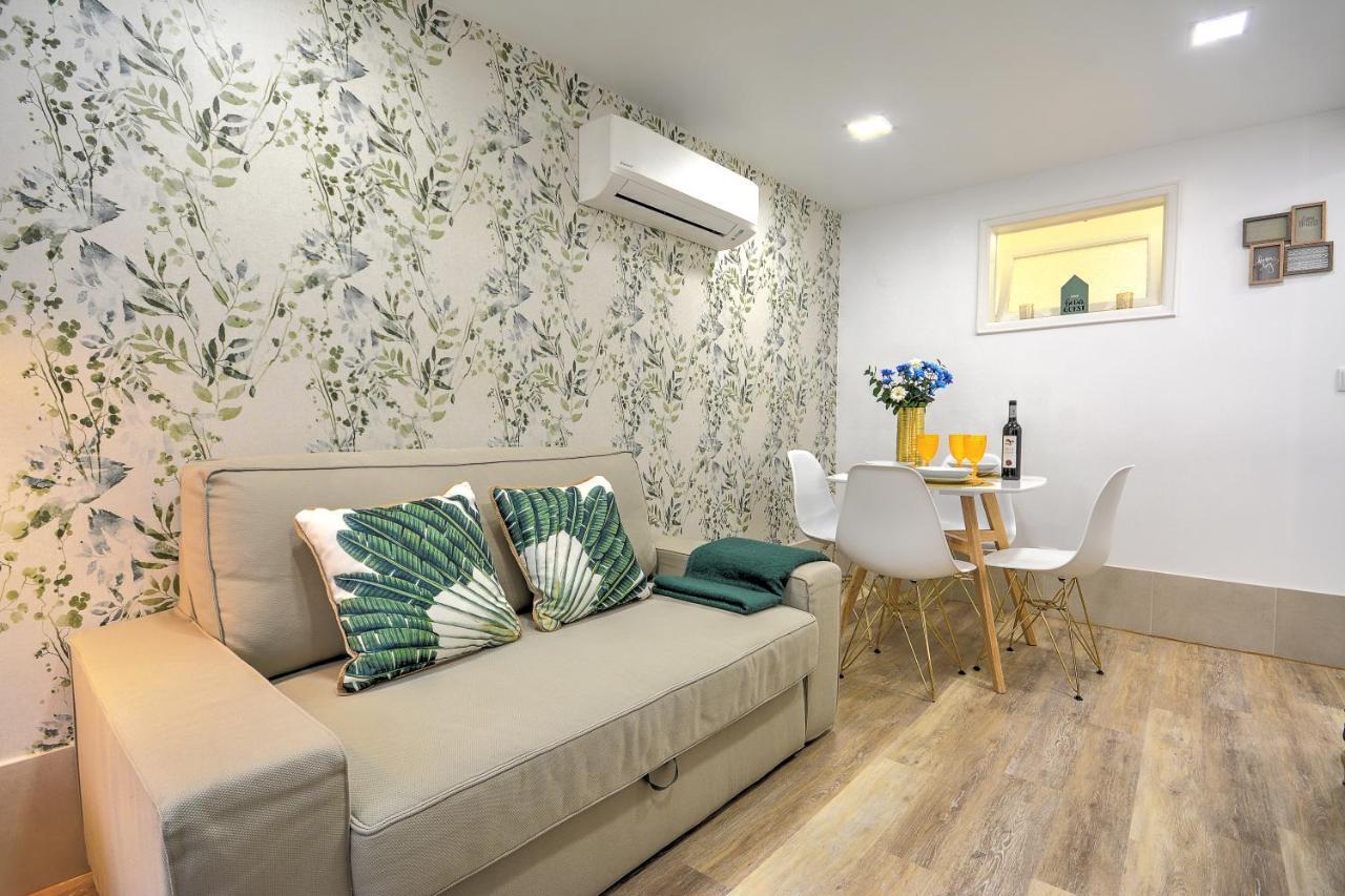 Traditional With A Terrace, Ac And Fast Internet Appartement