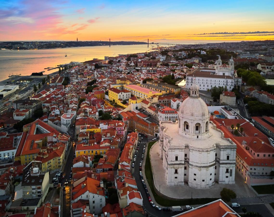 Traditional With A Terrace, Ac And Fast Internet Apartamento Lisboa